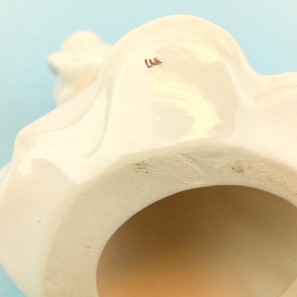 Mary and Baby Jesus Figurine - Picture 8 of 12